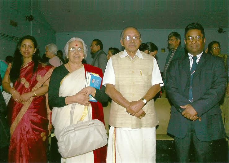 News Photo 1 - U.K. - Arts-Literature - onv_anusmaranam_karoor_soman