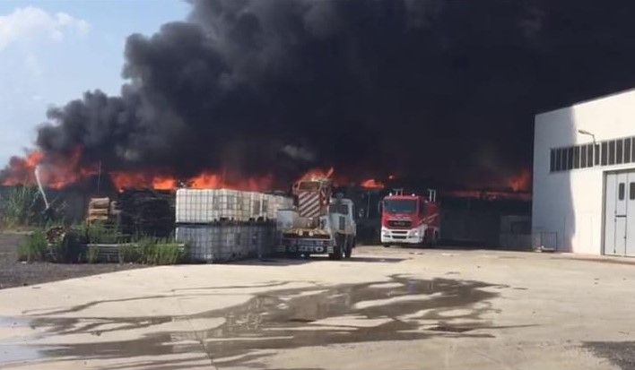 News Photo 1 - Europe - Otta Nottathil - fire_italy