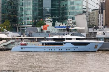 News Photo 1 - U.K. - Otta Nottathil - 18920198yacht