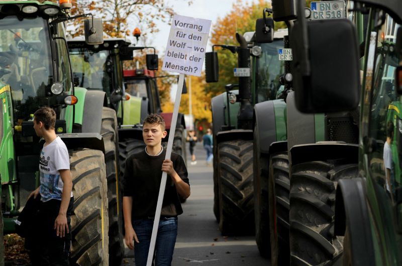 News Photo 1 - Germany - Otta Nottathil - 231020195protest