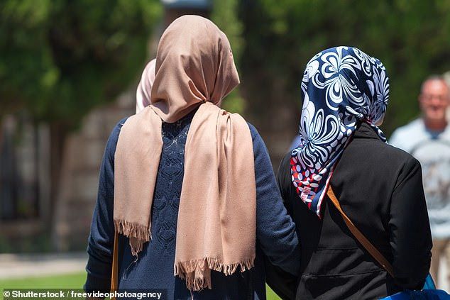 News Photo 1 - U.K. - Otta Nottathil - 4120194muslim