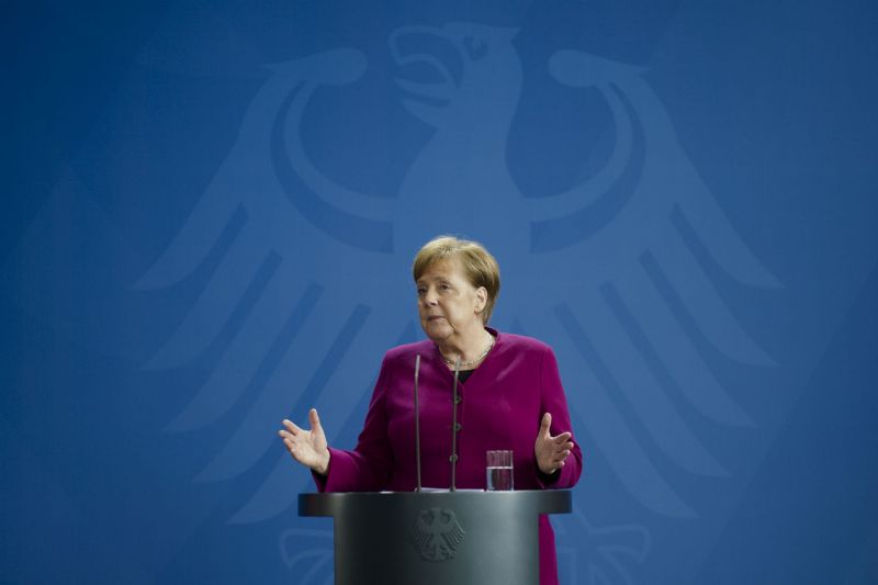 News Photo 1 - Germany - Otta Nottathil - 10420204merkel
