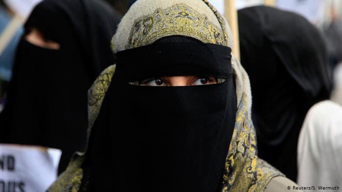 News Photo 1 - Germany - Otta Nottathil - 22720207burqa