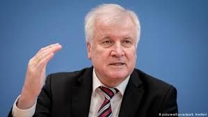 News Photo 1 - Germany - Otta Nottathil - 24920204seehofer