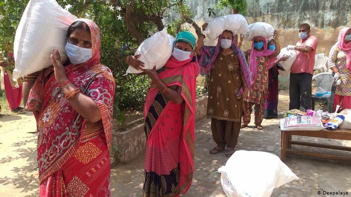 News Photo 1 - India - Otta Nottathil - 171020203hunger