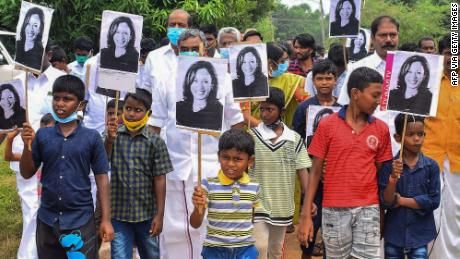 News Photo 1 - America - Samakaalikam - 91120205kamala