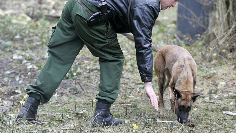 News Photo 1 - Germany - Otta Nottathil - 211120207cannibal