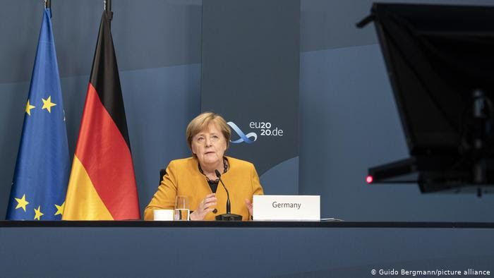News Photo 1 - Germany - Otta Nottathil - 221120201merkel