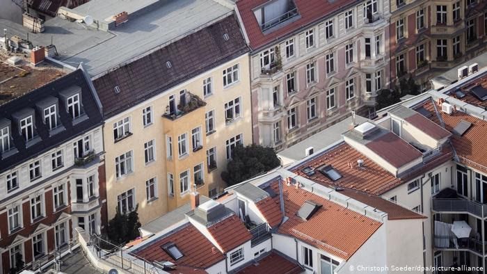 News Photo 1 - Germany - Otta Nottathil - 241120203rent