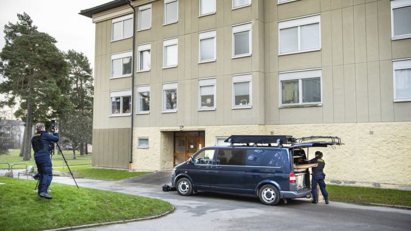 News Photo 1 - Europe - Otta Nottathil - mother_arrested_son_keeping_decades_flat