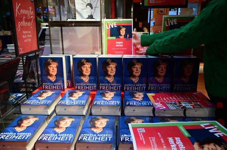 News Photo 1 - Germany - Otta Nottathil - merkels_autobiography_book_freiheit_published