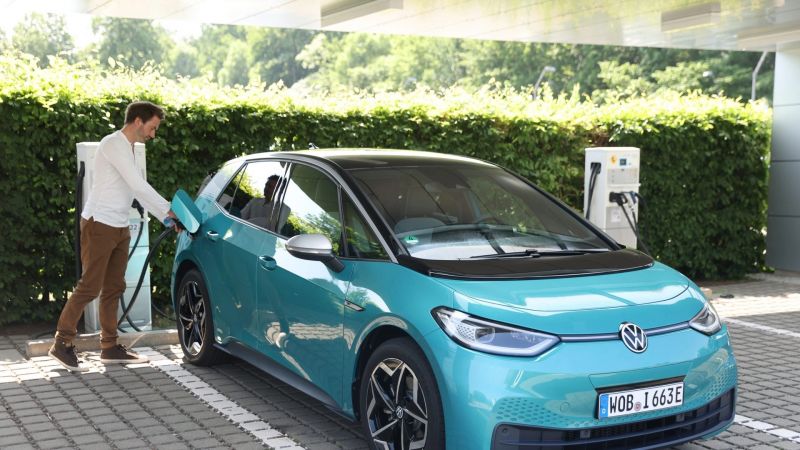 News Photo 1 - Germany - Otta Nottathil - e_cars_registration_raises_germany