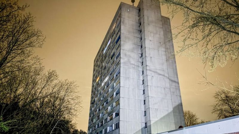News Photo 1 - Germany - Otta Nottathil - 15_teenager_fells_high_rise_multi_storyed_building_dead