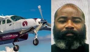 News Photo 1 - America - Otta Nottathil - flight_hijacker_stabbed_to_death