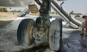 Photo #1 - Gulf - Otta Nottathil - saudi_airlines_tyre_smoke_pakistan