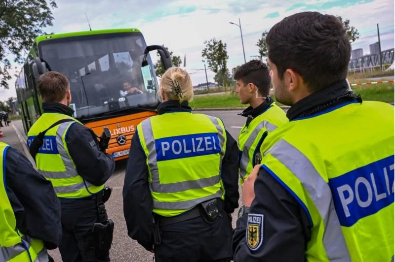 Photo #1 - Germany - Otta Nottathil - border_control_germany_extended_feb_12_2025