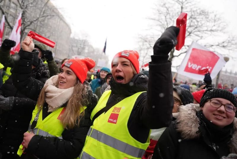 Photo #1 - Germany - Otta Nottathil - strike_germany_friday_feb_21_2025